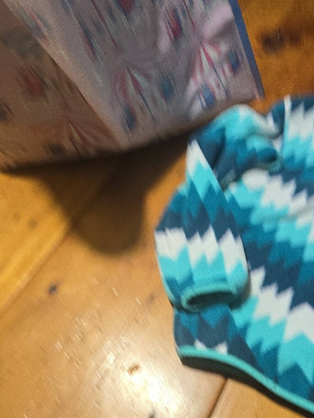 Patagonia Synchilla Sz Xs Teal, Aqua, Navy & White Geometric Fleece Pullover - Picture 7 of 7